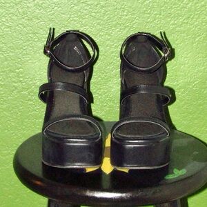 TOP Moda Black Platform Heels